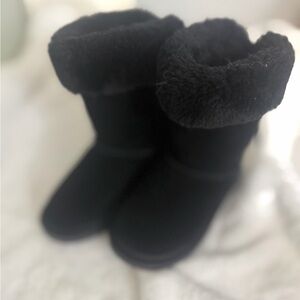 Lamo Black Fur-Lined Winter Boots